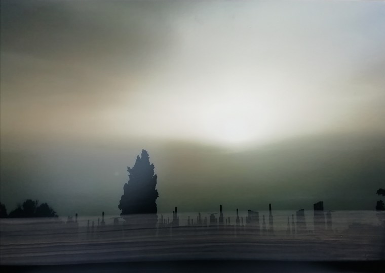 "En la costa VI" Fotografía sobre papel con intervención pictórica. 70 x 42 cm